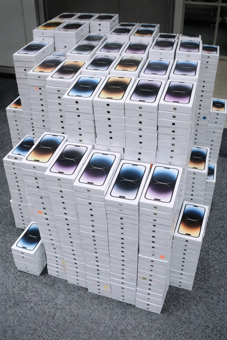 Buy iPhone Pallets (10 Units From $1100) 7 iPhone pallets for sale