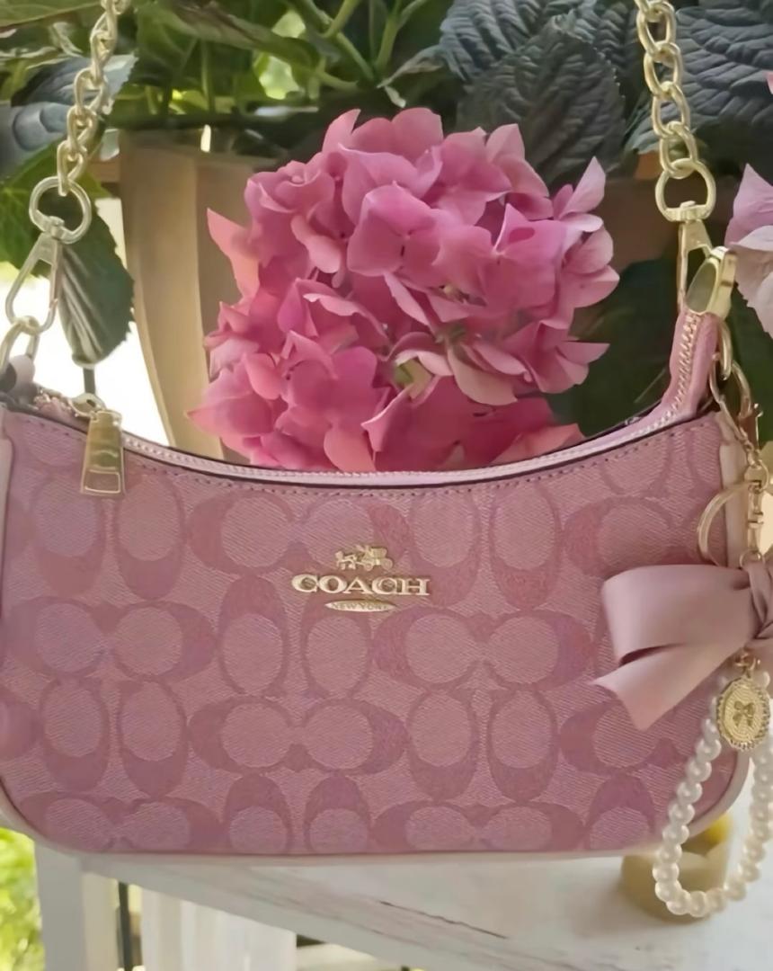 Quality Wholesale Handbags Pallets Liquidation online 17 wholesale handbags pallets