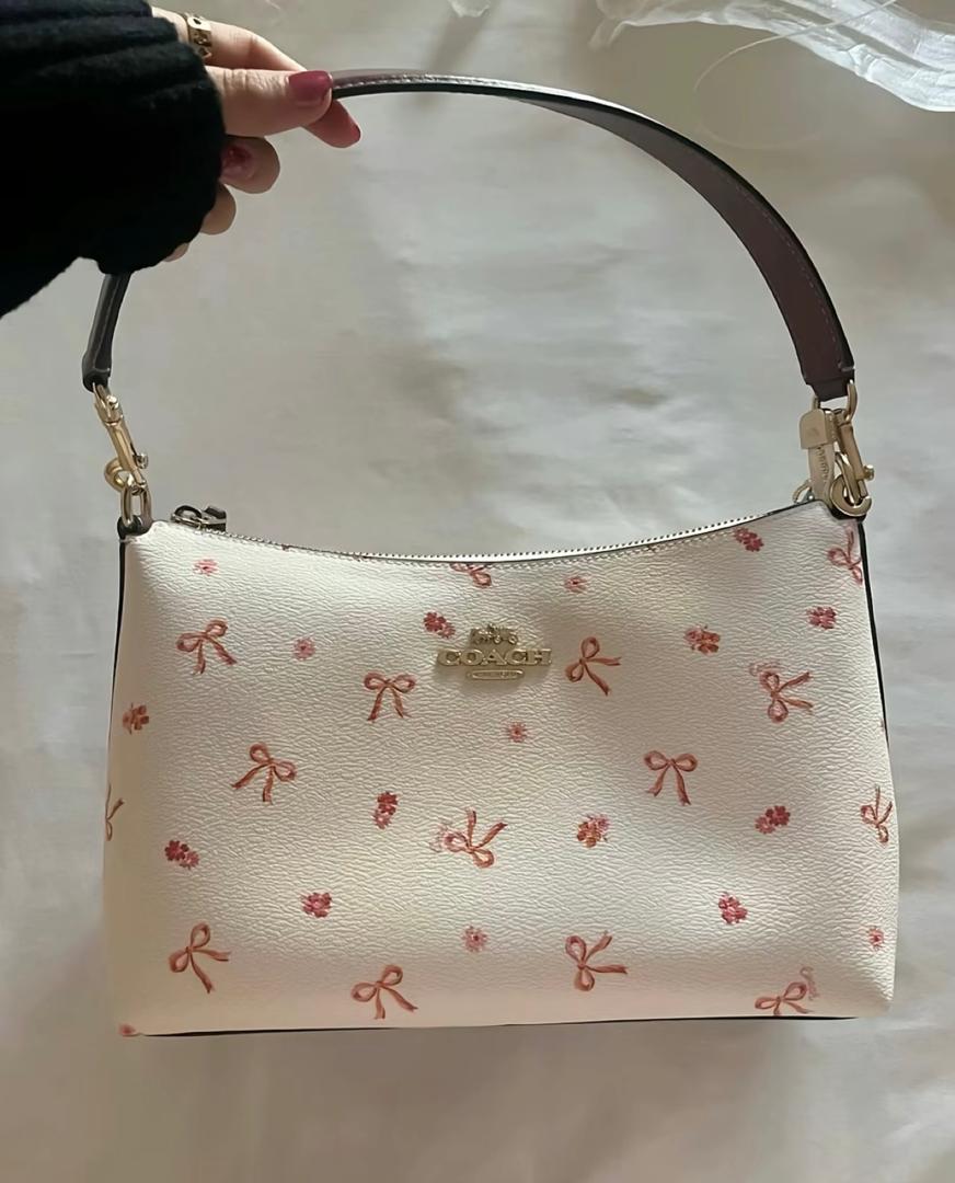 Quality Wholesale Handbags Pallets Liquidation online 8 wholesale handbags pallets