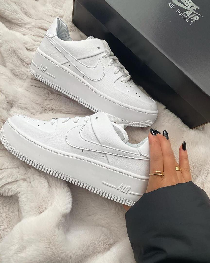 Wholesale All White Nike Air Force 1 Sneakers Pallet – 100 Brand New Pairs in Box – $500 9 Wholesale All White Nike Air Force 1 Sneakers Pallet – 100 Pairs for $500