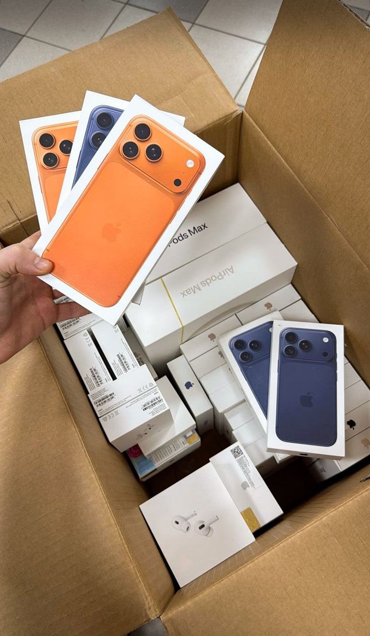 Buy iPhone Pallets (10 Units From $1100) 5 iPhone pallets for sale