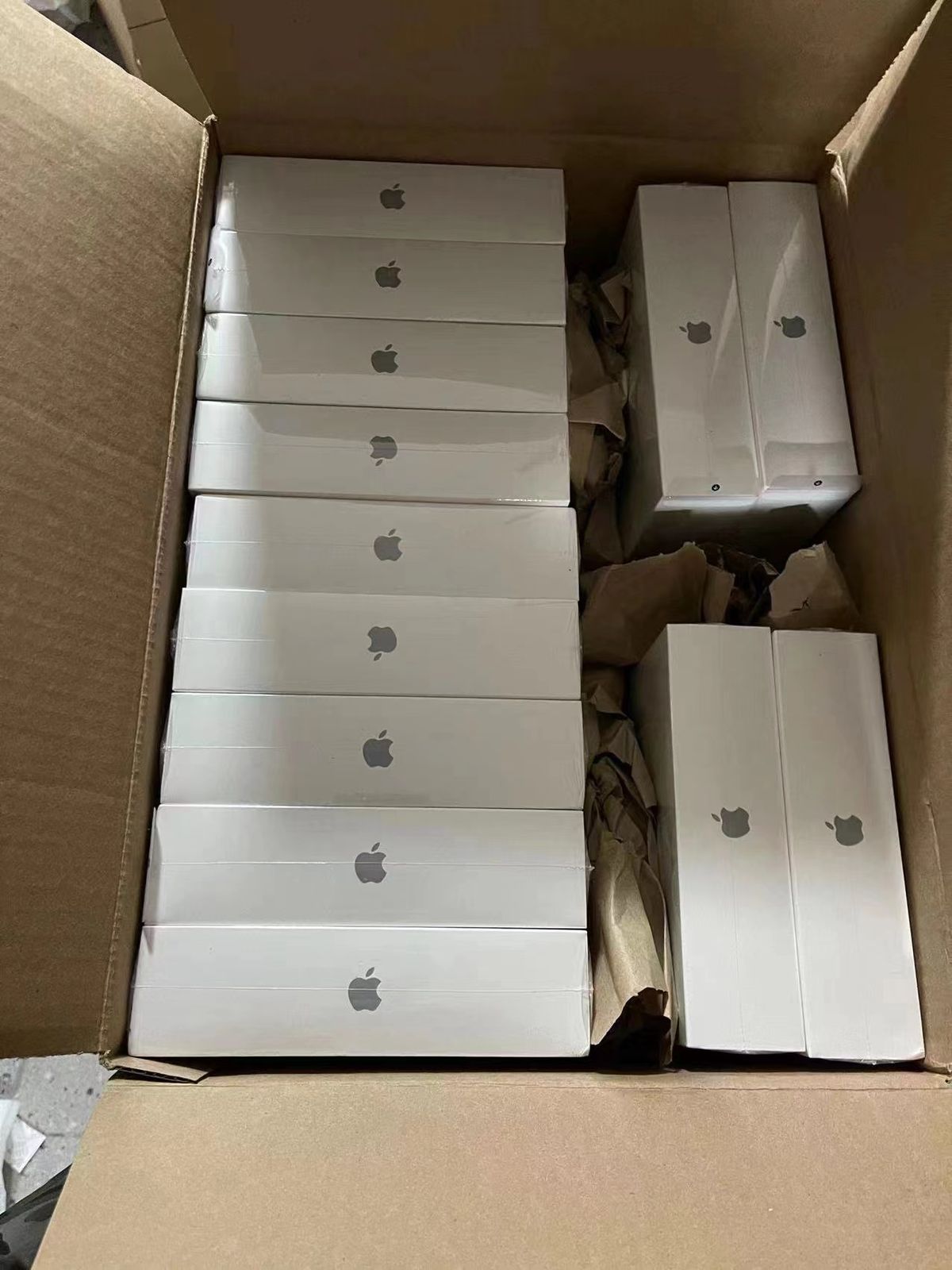 Apple AirPods Max Pallets for Sale – quality 100 PCS for $700 | Wholesale Liquidation USA 5 Apple AirPods Max Pallets for Sale
