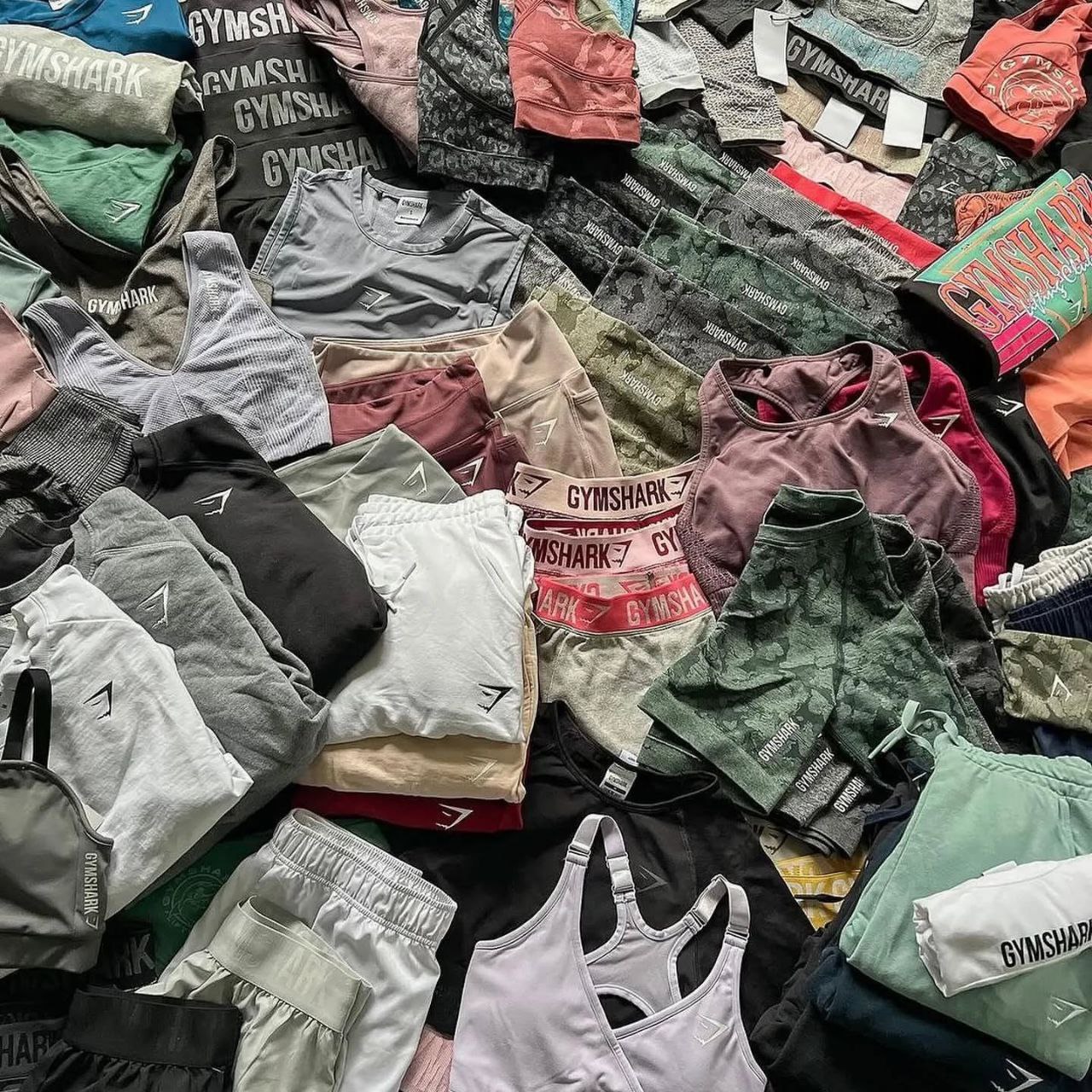 Buy Gymshark Wholesale Clothing Pallets(100pcs at $550) 1 Buy Gymshark Wholesale Clothing Pallets(100pcs at $550)