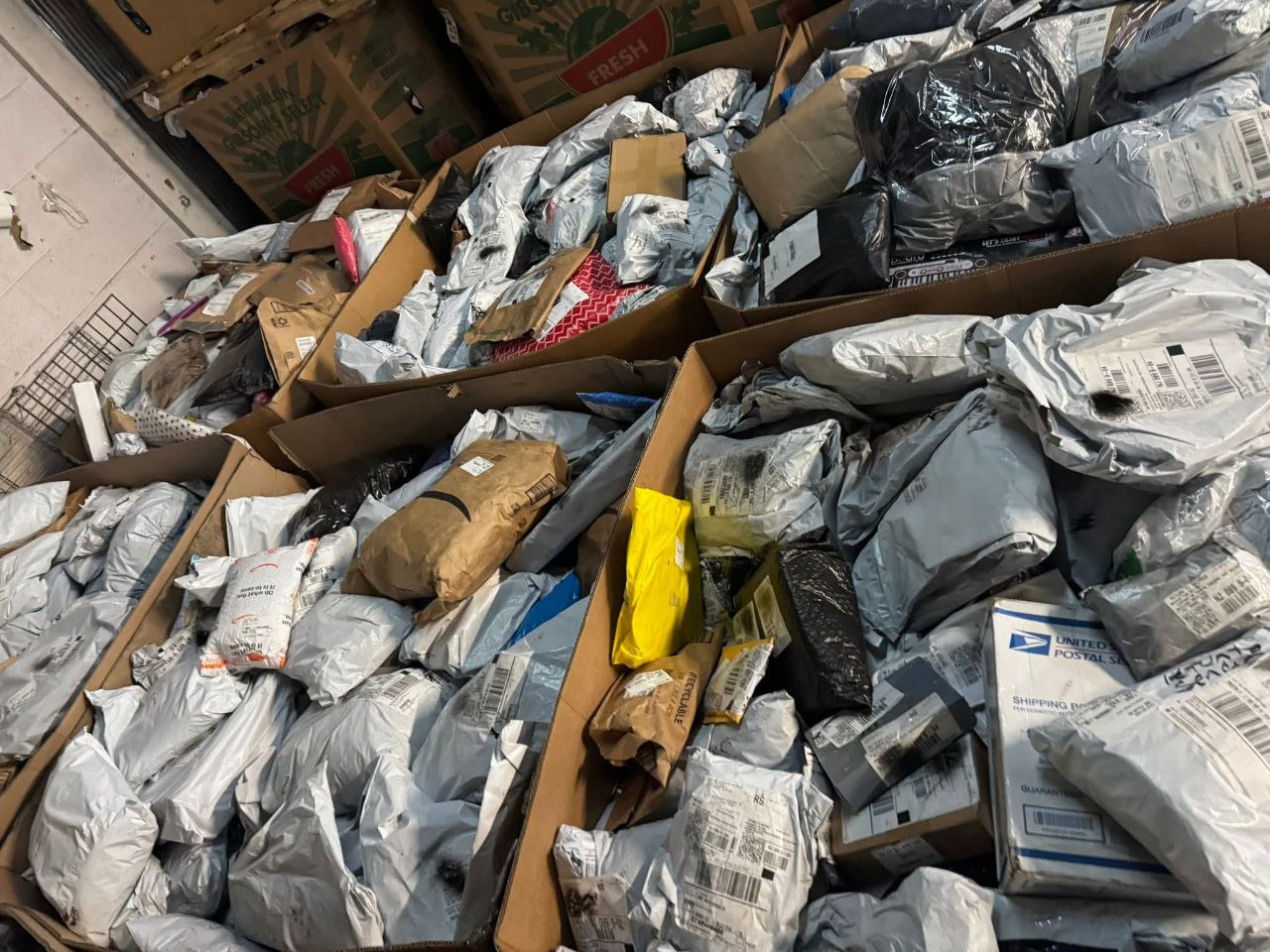 Buy Unclaimed Mail Pallets (300 Items – $550) 1 Buy Unclaimed Mail Pallets (300 Items – $550)