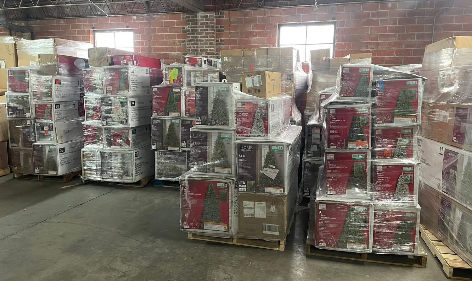 Christmas Trees Pallets (100 - 150 units per pallet) - pmpalletliquidators.com 1 Christmas Trees Pallets (100 - 150 units per pallet) - pmpalletliquidators.com