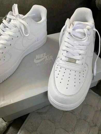 Wholesale All White Nike Air Force 1 Sneakers Pallet – 100 Pairs for $500