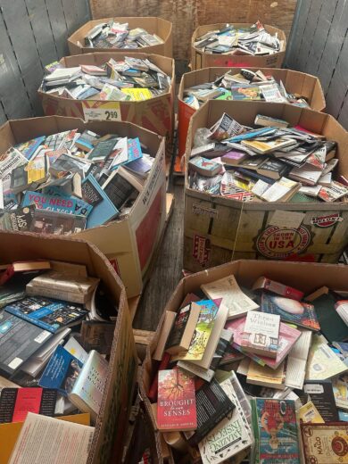 Mixed Books Pallets (900-1000 books / pallet) - pmpalletliquidators.com