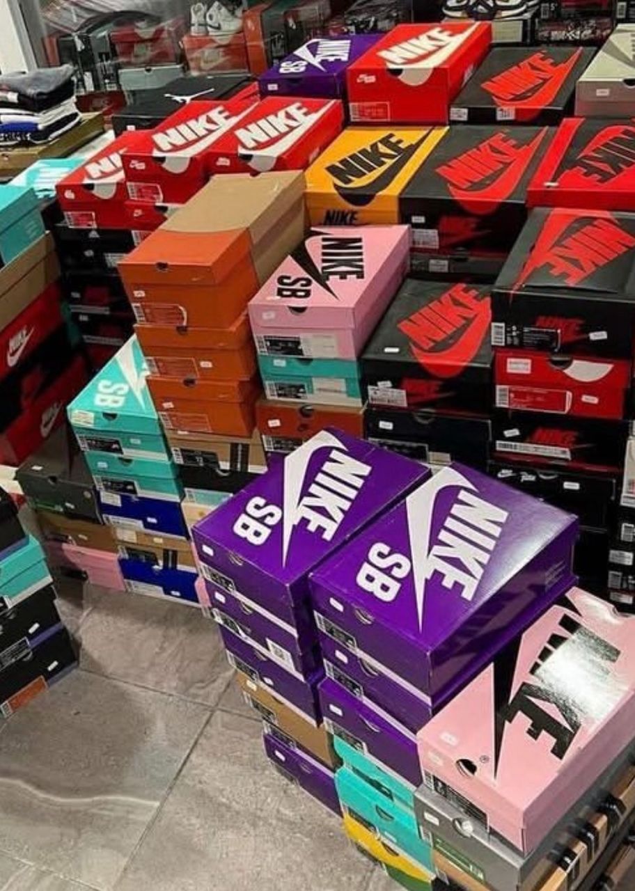 Mixed Nike Sneakers Pallets (50 Pairs for $500) | Wholesale Nike Shoes – USA Pallet Liquidation 1 Shoes Pallets for Sale