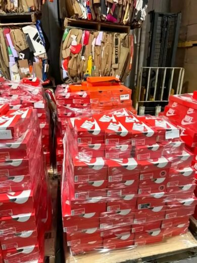 Nike Dunk Pallets for Sale | 100 Authentic Pairs Wholesale for $700 – Amazon Pallet Liquidation