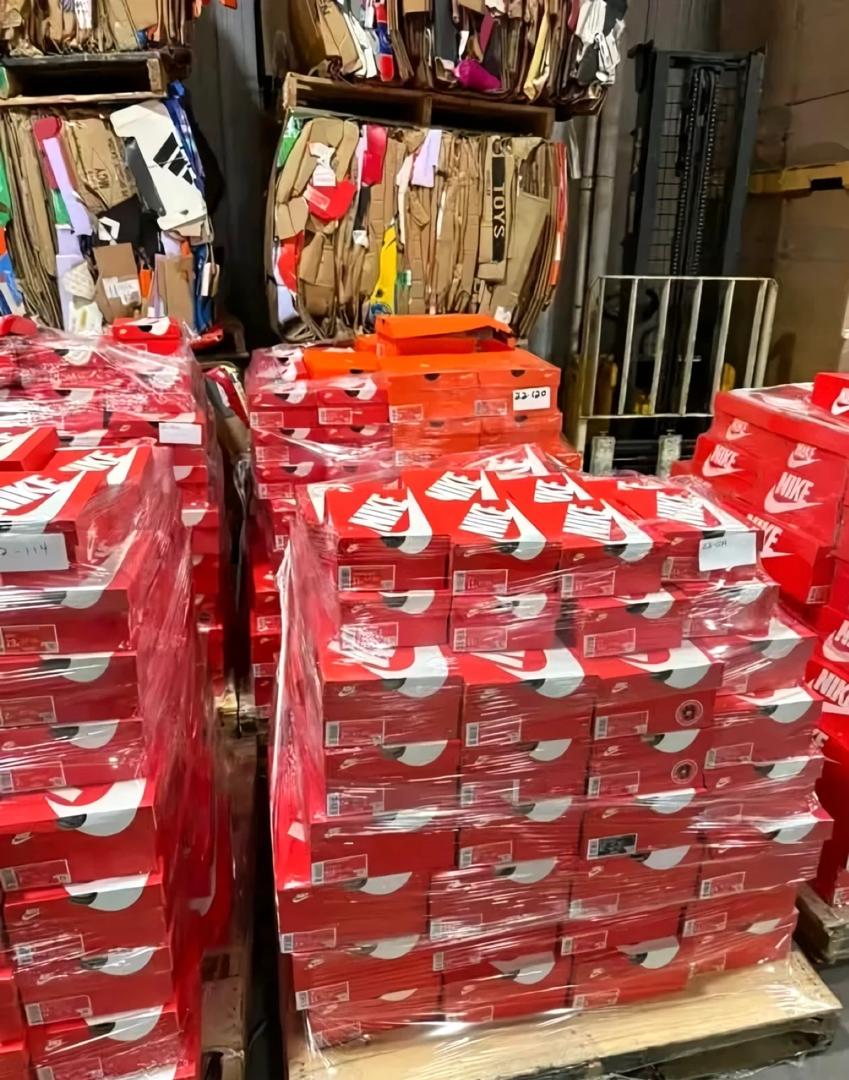 Nike Dunk Pallets for Sale | 100 Authentic Pairs Wholesale for $700 – Amazon Pallet Liquidation 1 Nike Dunk Pallets for Sale | 100 Authentic Pairs Wholesale for $700 – Amazon Pallet Liquidation
