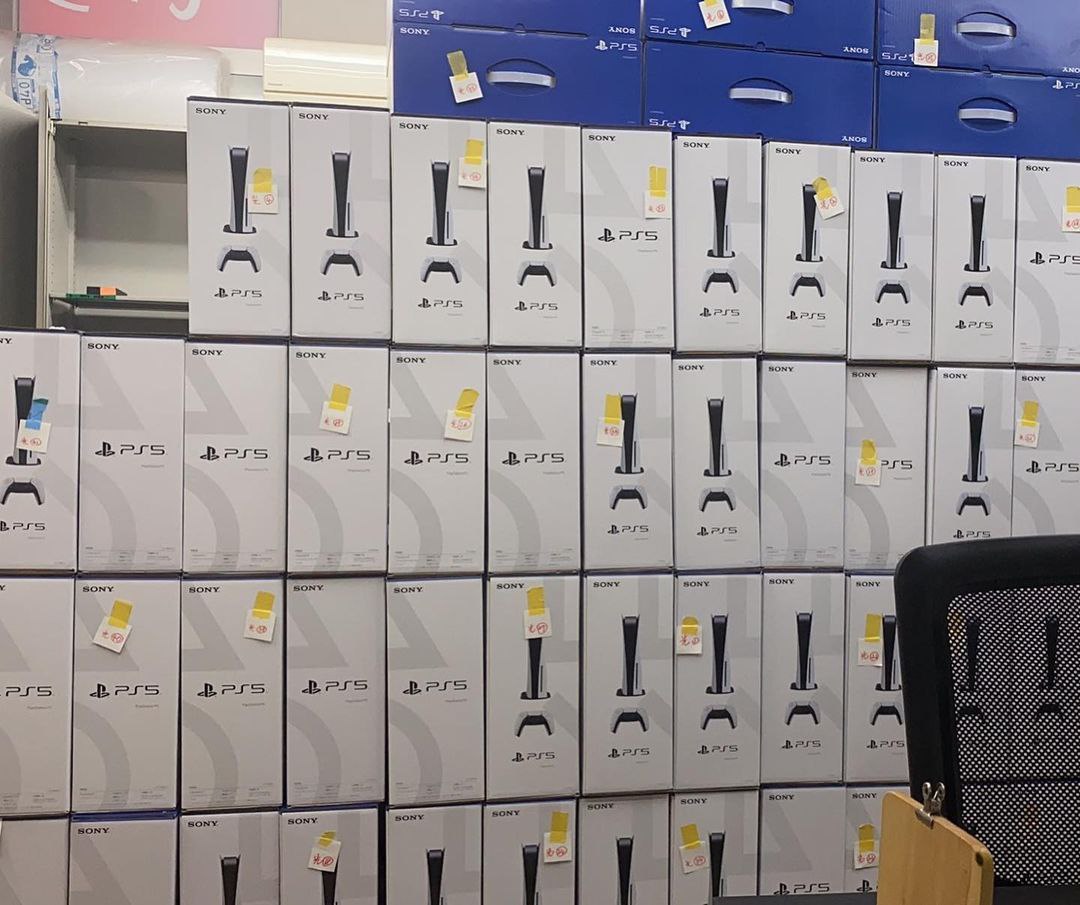 PS5 Pallets – 6 Sealed Consoles ($1,400–$1,900) 1 PS5 Pallets – 6 Sealed Consoles ($1,400–$1,900)